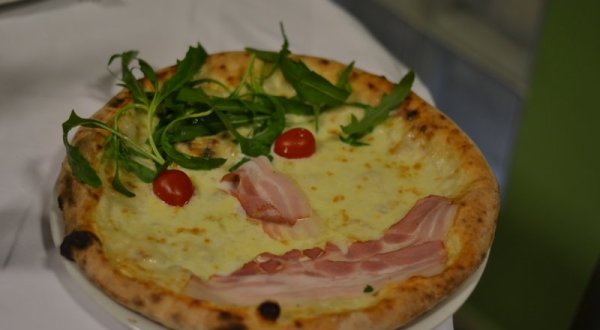 ristorante-la-terrazza-pizza-pomodorini-rucola-e-pancetta
